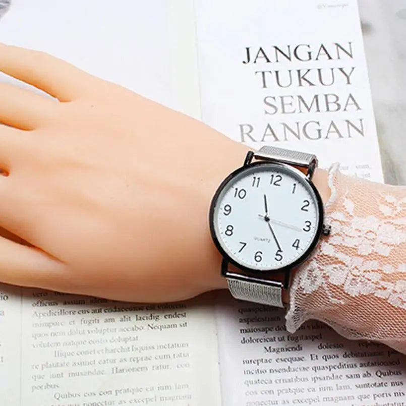 Luxury Hot Watch Men Fashion Sport Quartz Clock Mens Watches Unisex Simple Business Fashion Steel Strip Quartz Brand Wrist Watch