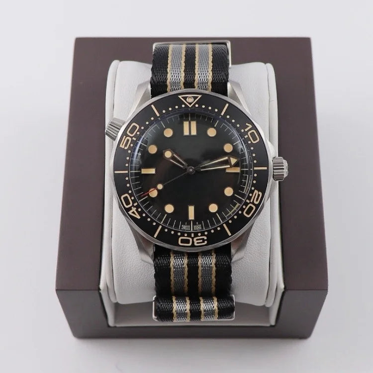 High End Design  Fully Automatic Mechanical Waterproof, Luminous Men's Watch