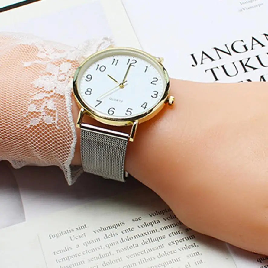 Luxury Hot Watch Men Fashion Sport Quartz Clock Mens Watches Unisex Simple Business Fashion Steel Strip Quartz Brand Wrist Watch