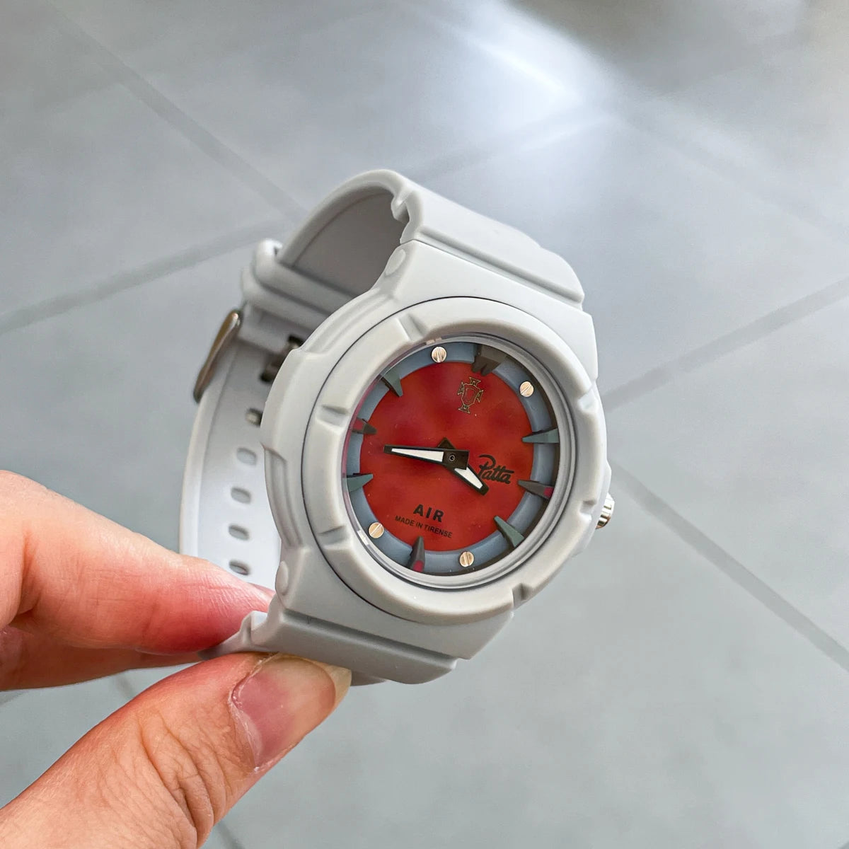 2025 new men's watch brand genuine men's high-end men's quartz watch light luxury sports boys gift waterproof