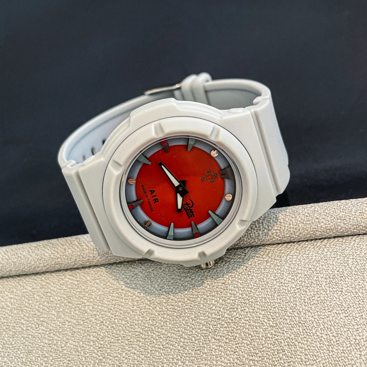 2025 new men's watch brand genuine men's high-end men's quartz watch light luxury sports boys gift waterproof