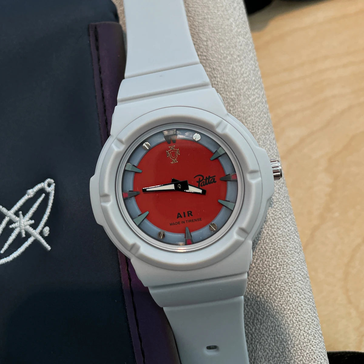 2025 new men's watch brand genuine men's high-end men's quartz watch light luxury sports boys gift waterproof